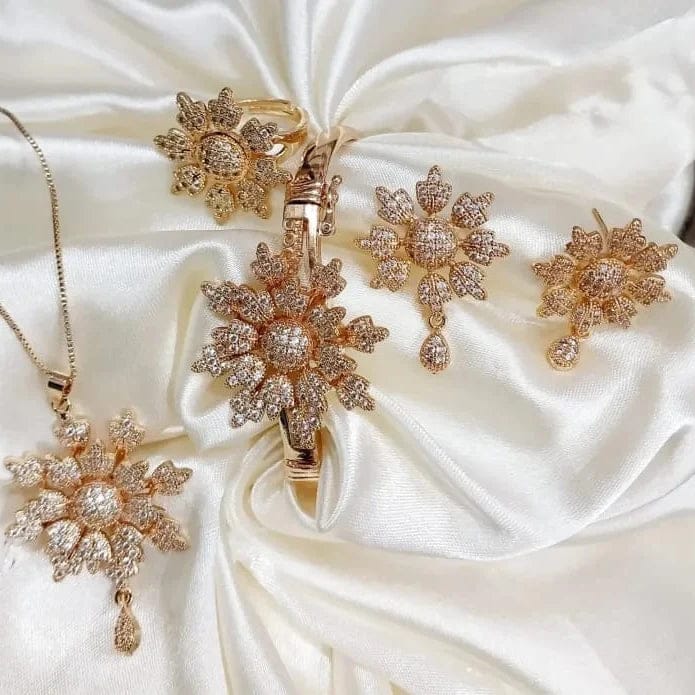 Stylish Zarcon Flower Locket Set With Elegant Bracelet